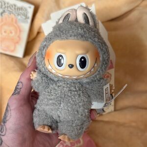 Exciting macaron Labubu - sesame bean